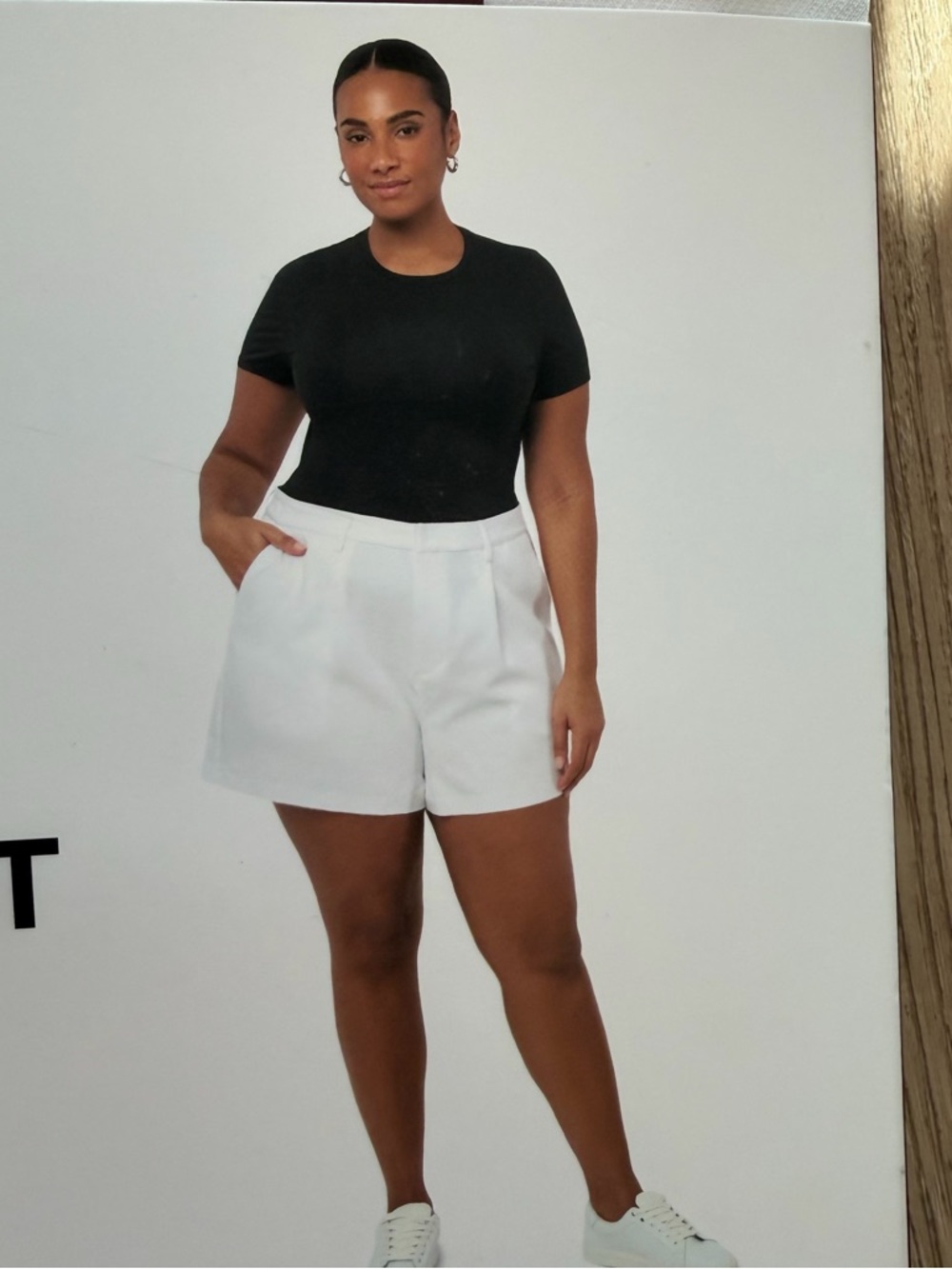 White Trouser Short - Picture 2 of 4